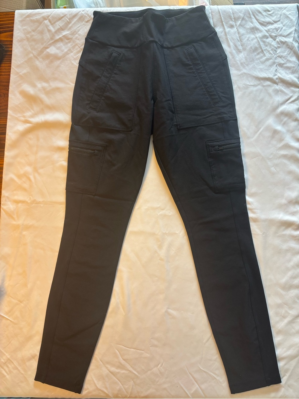 Athleta Headlands Hybrid Black Cargo Jogger Pants